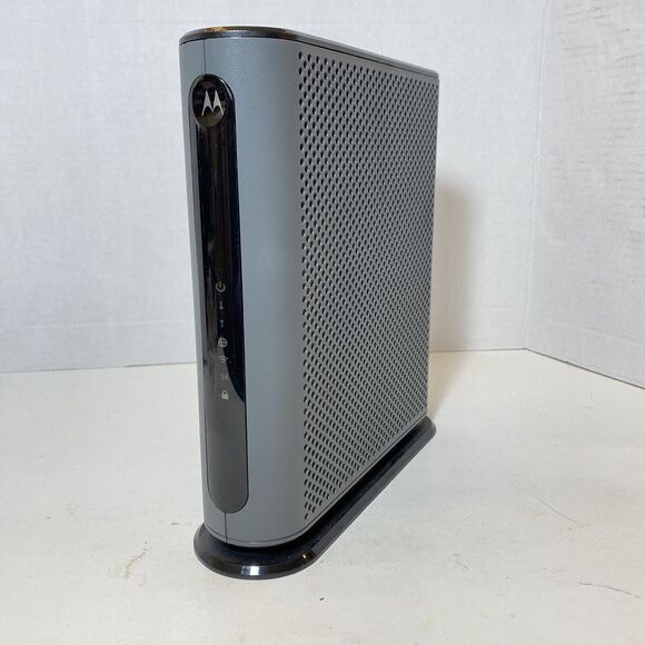Motorola MG7550 16x4 Cable Modem Plus AC1900 WiFi Router Modem Combo - Picture 2 of 10
